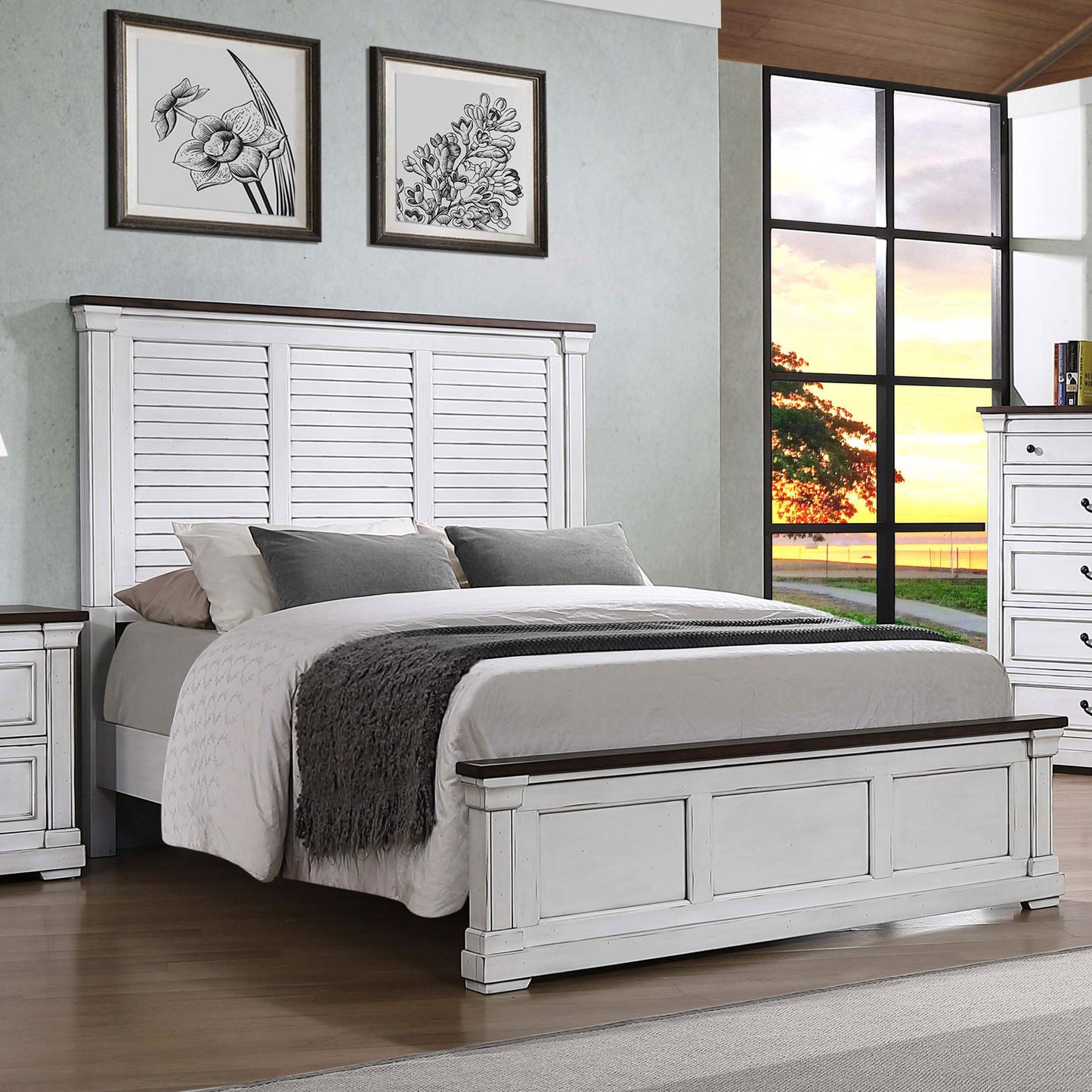 Hillcrest Wood Eastern King Panel Bed Distressed White